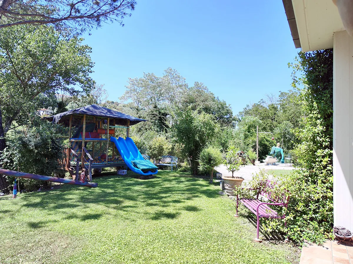 casa-vacanze-con-fattoria-Marche